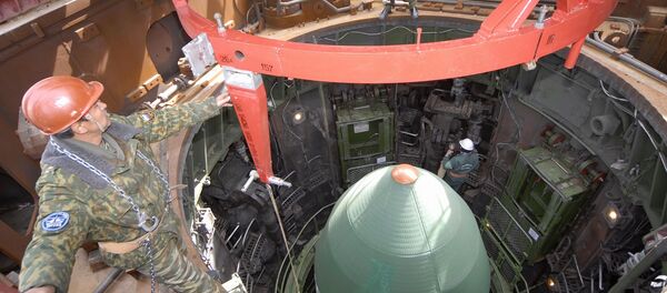 Mise en silo d'un missile balistique intercontinental - Sputnik Afrique