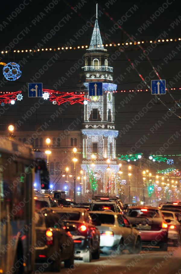 Illumination du Nouvel An dans les rues de Saint-Pétersbourg - Sputnik Afrique