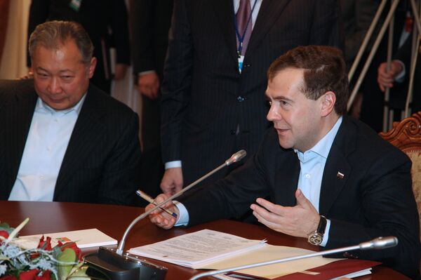 Medvedev arrivé au Kazakhstan pour un sommet tripartite - Sputnik Afrique