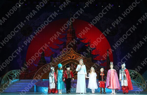 Spectacle de Noël au Kremlin: Svetlana Medvedeva présente ses voeux aux enfants  - Sputnik Afrique