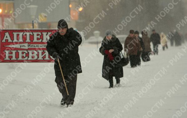 Saint-Pétersbourg bloquée par la neige - Sputnik Afrique