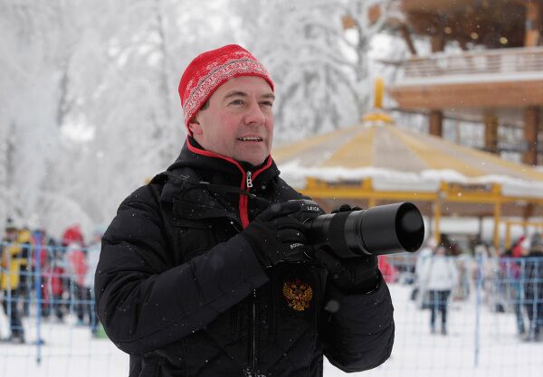 Le président russe Dmitri Medvedev à la  station de ski de Krasnaïa Poliana - Sputnik Afrique