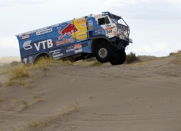 Dakar 2010: les camions russes ont 9 heures d'avance sur leurs concurrents  - Sputnik Afrique