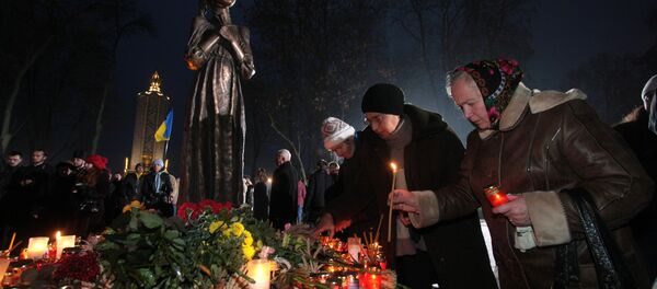 Мемориал памяти жертв голодомора 1932-1933 годов в Киеве - Sputnik Afrique