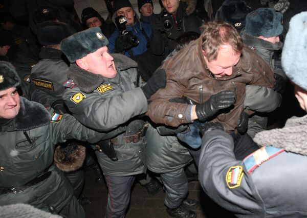 Manifestation à Moscou: une centaine d'opposants interpellés - Sputnik Afrique