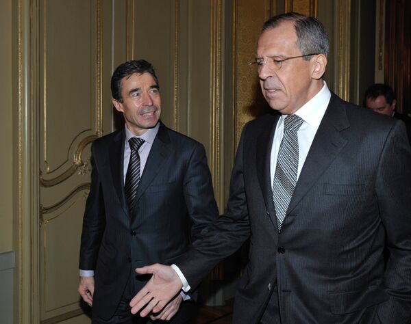 Le secrétaire général de l'OTANAnders Fogh Rasmussen avec le ministre des Affaires étrangères Sergueï Lavrov - Sputnik Afrique
