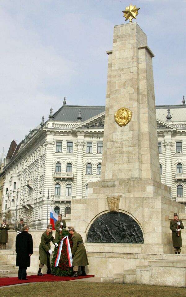 Profanation d'un monument aux soldats soviétiques à Budapest - Sputnik Afrique
