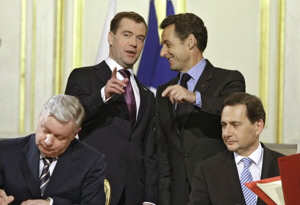 Dmitri Medvedev et Nicolas Sarkozy - Sputnik Afrique
