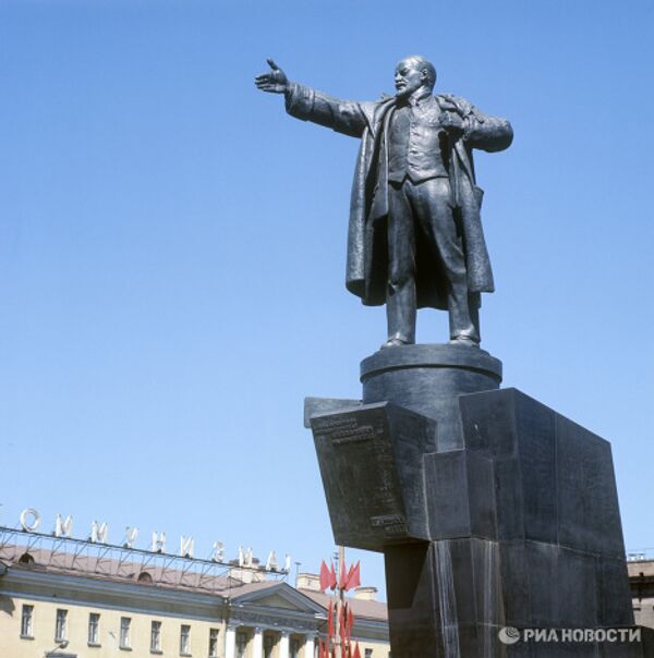 Lénine bientôt de retour devant la gare de Saint-Pétersbourg - Sputnik Afrique