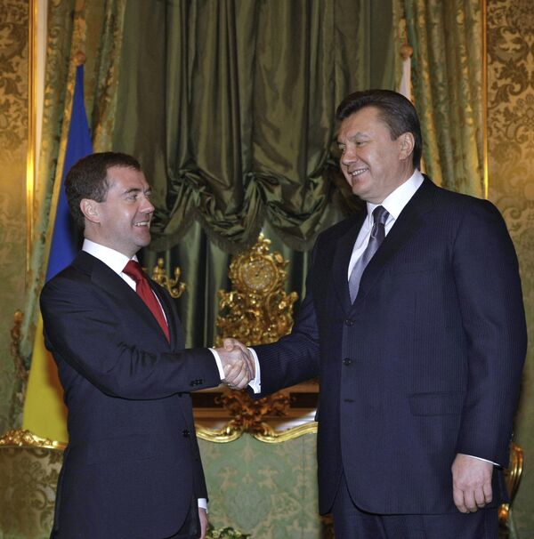 Dmitri Medvedev, Viktor Ianoukovitch - Sputnik Afrique
