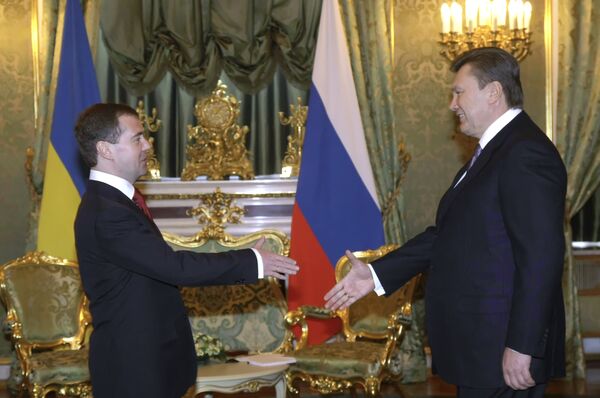 Dmitri Medvedev lors d'une conférence de presse avec son homologue ukrainien Viktor Ianoukovitch. - Sputnik Afrique