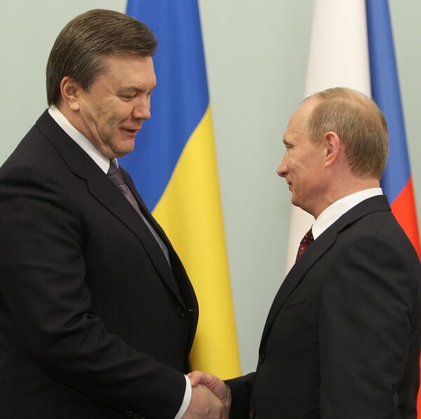 Le chef du gouvernement russe Vladimir Poutine lors d'une rencontre avec le président ukrainien Viktor Ianoukovitch - Sputnik Afrique