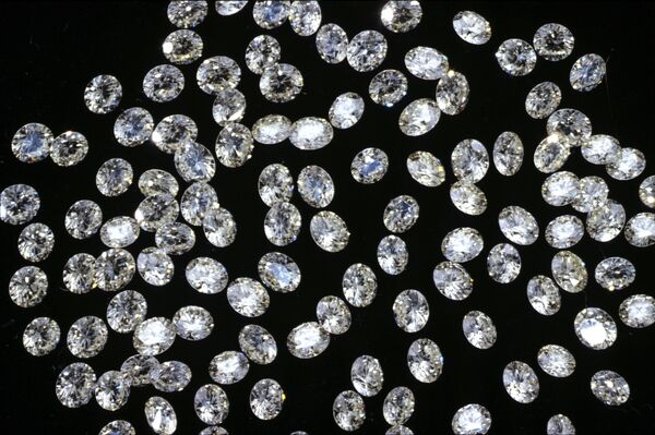 Extraction de diamants: le russe Alrosa devance le Botswana et De Beers  - Sputnik Afrique