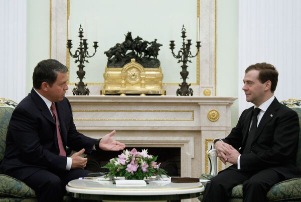 Le président russe Dmitri Medvedev tient avec le roi de Jordanie Abdallah II une rencontre au Kremlin - Sputnik Afrique