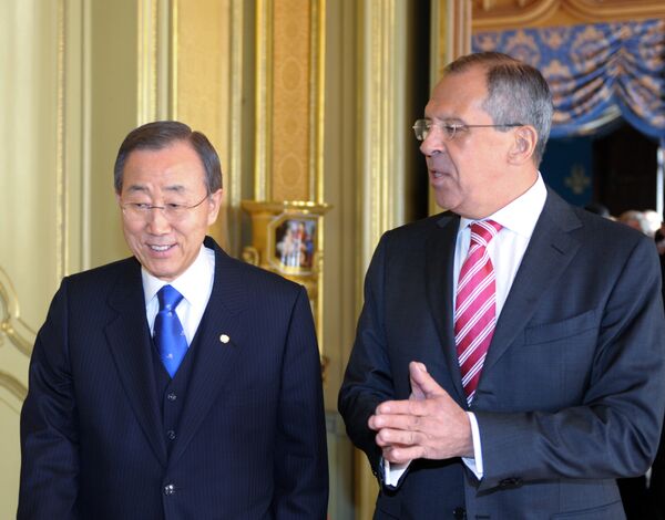 Le secrétaire général de l'Onu Ban Ki-moon et le ministre russe des Affaires étrangères Sergueï Lavrov - Sputnik Afrique