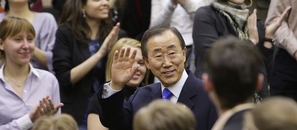 Secrétaire général de l'ONU-Tae Ban Ki-moon et les étudiants - Sputnik Afrique