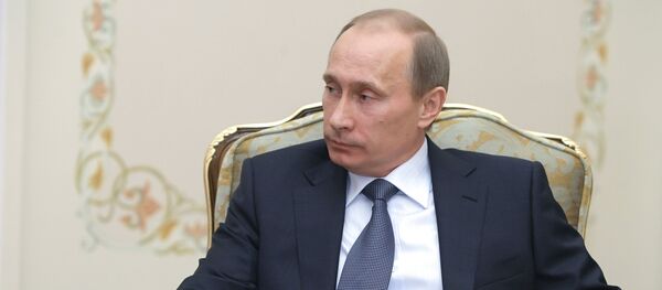 Russian Prime Minister Vladimir Putin meets with US Secretary of State Hillary Clinton in Novo-Ogarevo - Sputnik Afrique