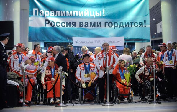Le retour victorieux des paralympiques russes - Sputnik Afrique