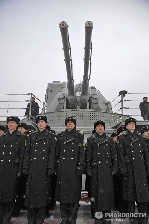 Le croiseur porte-missiles lourd Petr Veliki prend le large - Sputnik Afrique
