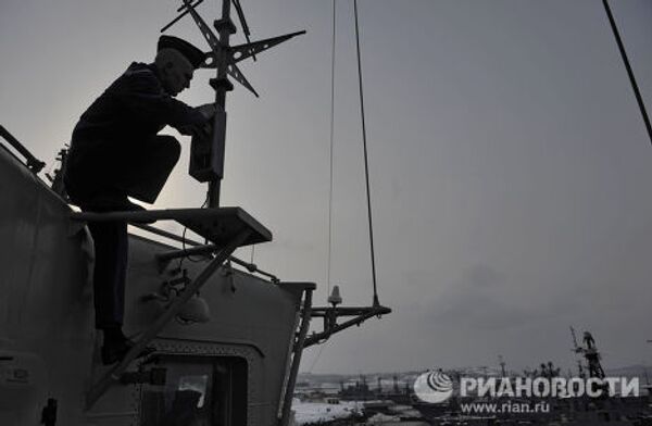 Le croiseur porte-missiles lourd Petr Veliki prend le large - Sputnik Afrique