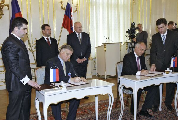 Russie-Slovaquie: signature d'accords militaires et économiques  - Sputnik Afrique