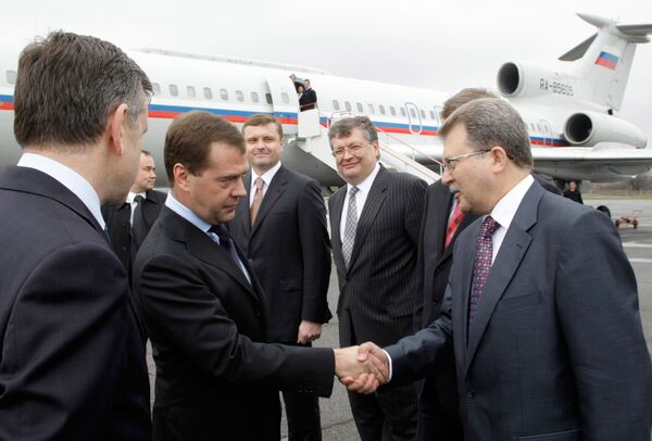 Le président russe Dmiri Medvedev  à Kharkov - Sputnik Afrique