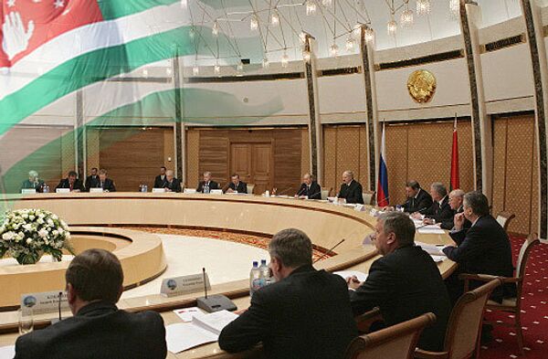 L'Abkhazie prête à dialoguer avec les membres de la CEI  - Sputnik Afrique