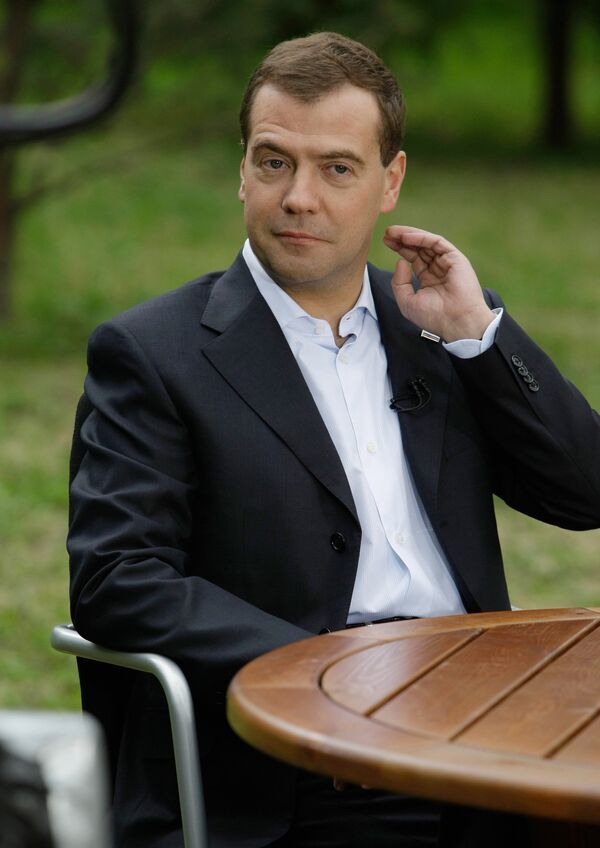 Medvedev appelle l'élite nationale à passer ses vacances en Russie - Sputnik Afrique