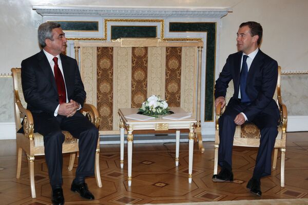 Rencontre Medvedev-Sargsian: problèmes économiques et régionaux au menu - Sputnik Afrique