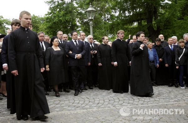 Obsèques de la grande-duchesse Léonida Romanov Obsèques de la grande-duchesse Léonida Romanov - Sputnik Afrique