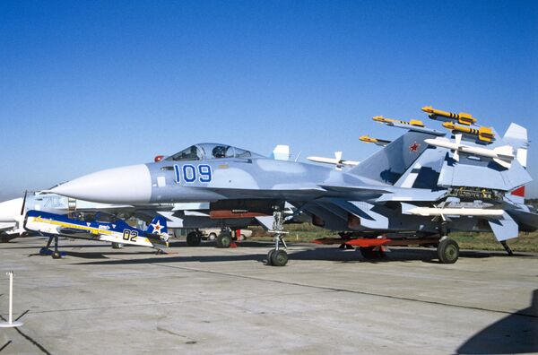 Le chasseur russe de 4e génération Su-33 - Sputnik Afrique