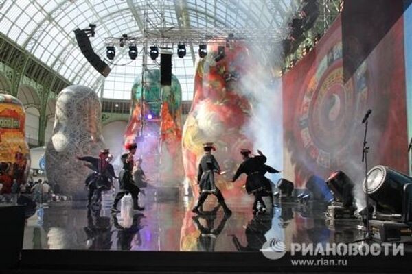 L'inauguration de l'Exposition nationale russe à Paris - Sputnik Afrique