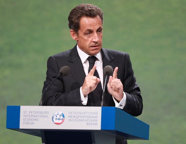 Le président français Nicolas Sarkozy lors le Forum économique international de Saint-Pétersbourg - Sputnik Afrique
