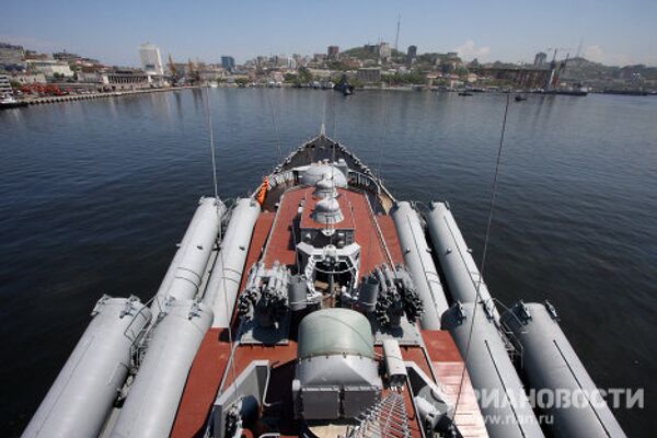 Le croiseur porte-missiles russe Variag à San-Francisco - Sputnik Afrique