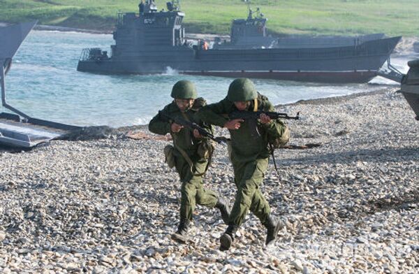 Fusiliers marins dans le cadre des exercices stratégiques Vostok-2010 - Sputnik Afrique