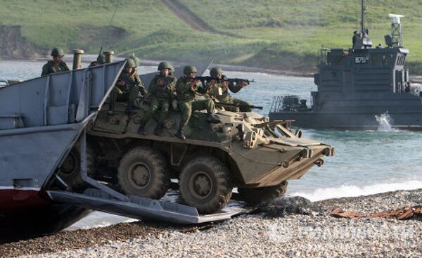 Fusiliers marins dans le cadre des exercices stratégiques Vostok-2010 - Sputnik Afrique