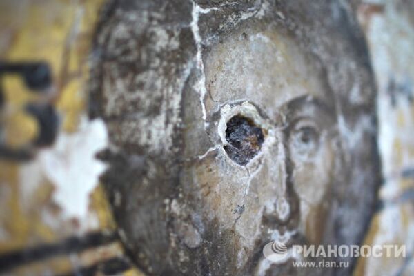  Moscou: deux icônes emmurées retrouvées dans les tours du Kremlin  - Sputnik Afrique