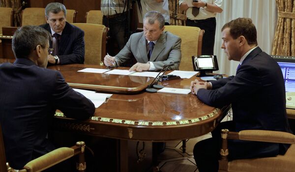 Le président russe Dmitri Medvedev (à droite) - Sputnik Afrique