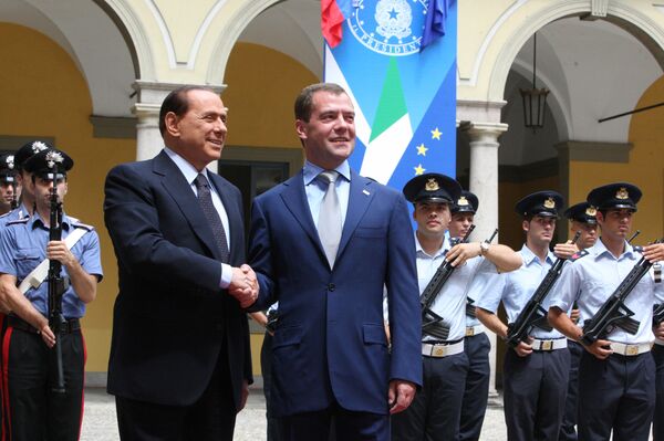 Medvedev et Berlusconi - Sputnik Afrique
