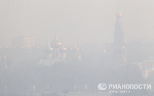 Moscou dans une épaisse fumée - Sputnik Afrique