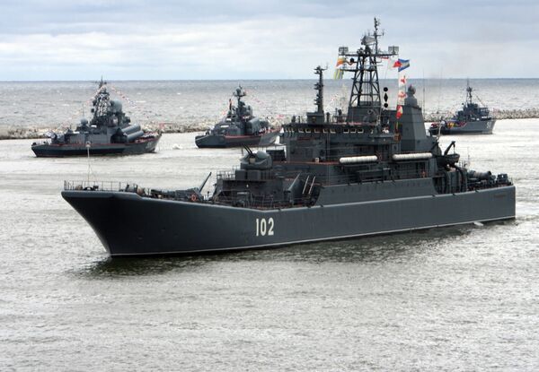 De Vladivostok à Saint-Pétersbourg, la marine russe en fête - Sputnik Afrique