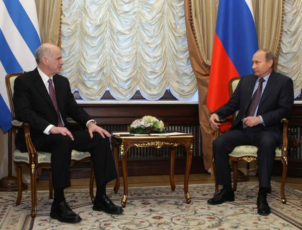 Les premiers ministres russe et grec, Vladimir Poutine et Georges Papandréou. Archives - Sputnik Afrique