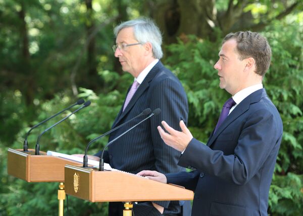 Jean-Claude Juncker et Dmitri Medvedev - Sputnik Afrique