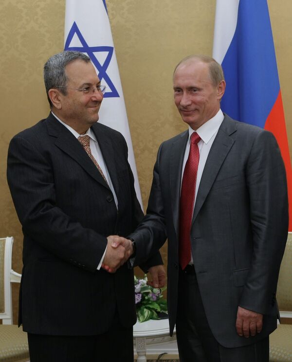 Le ministre israélien de la Défense Ehud Barak lors d'un entretien avec le premier ministre russe Vladimir Poutine - Sputnik Afrique