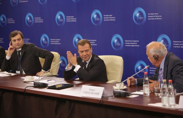 Le président russe Dmitri Medvedev lors de la 2e édition du Forum politique mondial qui se déroule à Iaroslavl - Sputnik Afrique