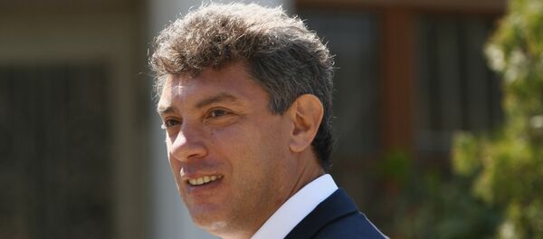 Борис Немцов во время прогулки по городу Сочи - Sputnik Afrique