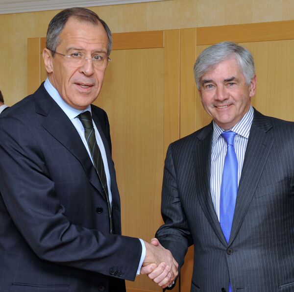 Le chef de la diplomatie russe Sergueï Lavrov avec son homologue canadien Lawrence Cannon - Sputnik Afrique
