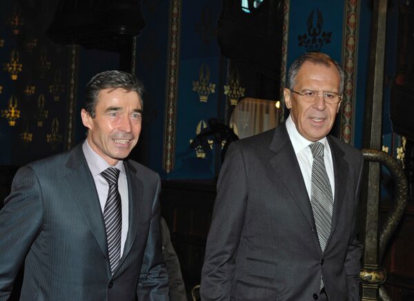 Le ministre russe des Affaires étrangères Sergueï Lavrov et le secrétaire général de l'OTAN Anders Fogh Rasmussen - Sputnik Afrique