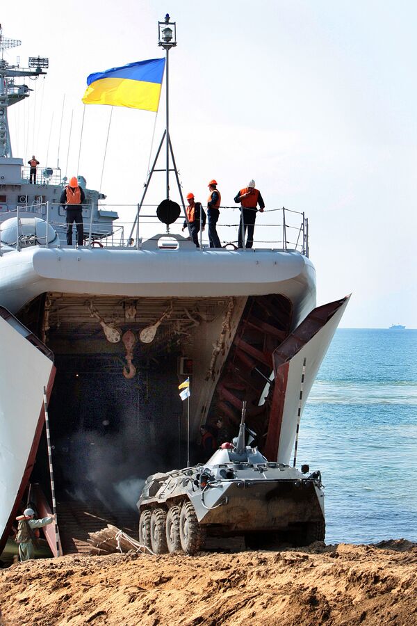 Ukraine: deux obus explosent à bord d'un navire de guerre faisant 4 blessés - Sputnik Afrique