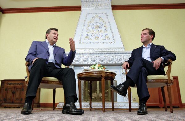 Les présidents russe et ukrainien, Dmitri Medvedev et Viktor Ianoukovitch - Sputnik Afrique